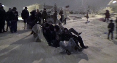 Kar Ve Buzu Keyfe Dönüştürdüler