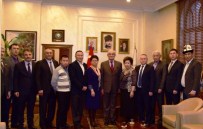 TURAN ÇAKıR - Kırgızlar Başkan Yılmaz'a Başarısının Sırrını Sordu