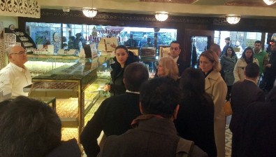 Joe Bıden'in eşinden Obama'ya 40 kilo baklava