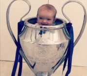 WESLEY SNEIJDER - Sneijder'in Minik Oğlu Kupaya Doğdu