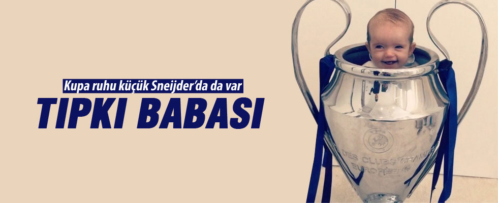 Xess Xava Şampiyonlar Ligi kupasının içinde