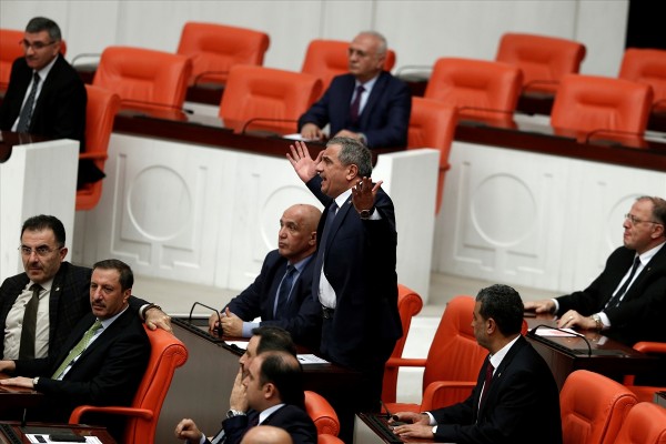 HDP'li Meral Danış Beştaş, Meclis'i karıştırdı