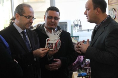 Akhisarlı Engellilerden Örnek Sergi