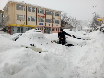 Başçiftlik'de Kar Kalınlığı 1.5 Metreyi Geçti