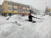 Başçiftlik'de Kar Kalınlığı 1.5 Metreyi Geçti