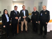 FERİBOT İSKELESİ - Gümrük Müdürü'nden Ayvalık Belediye Başkanı Rahmi Gençer'e Ziyaret