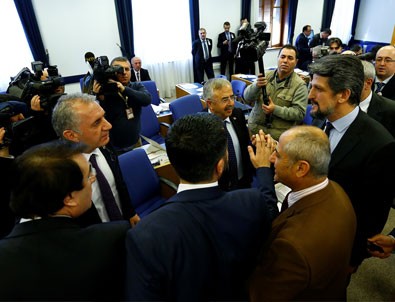 HDP'li Paylan ile AK Parti Milletvekili Aydemir arasında tartışma