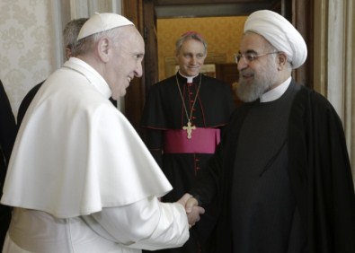İran Cumhurbaşkanı Vatikan'da Papa'yla görüştü