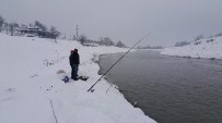 OLTA - Kar Ve Buz Balıkçılara Engel Olamıyor