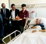ONKOLOJİ HASTANESİ - Onkoloji Hastanesinde Doğum Günü Kutlaması