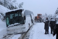 Otobüs Kara Saplandı Açıklaması 35 Kişi Mahsur Kaldı