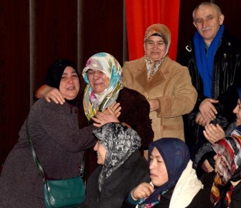 Ev Sahibi Olanlar Sevinçten, Olmayanlar Üzüntüden Gözyaşları Döktü