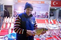 BALIKÇI ESNAFI - Kar Yağdı Balık Satışları Arttı