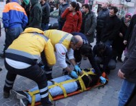 MEHMET KıLıÇ - Motosikletle Otomobil Çarpıştı Açıklaması 2 Yaralı