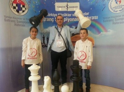 Türkiye Küçükler Ve Yıldızlar Satranç Şampiyonası'nda Çat Rüzgarı Esti