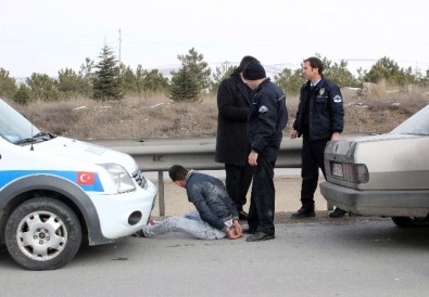 Esrar İçen Gencin Polisle Kovalamacası