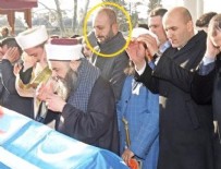 O komutan cenazedeydi