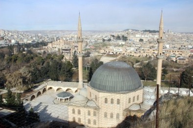 Yetkililer Farklı Yönlere Baktığı İddia Edilen Camilerle İlgili Konuştu