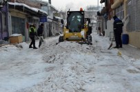 İŞ MAKİNASI - Palandöken Belediyesi, Kar Mücadelesinde Hiç Bir Fedakârlıktan Kaçınmıyor