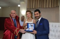 DEMET AKALIN - Popstar Habibe Nikah Masasına Oturdu