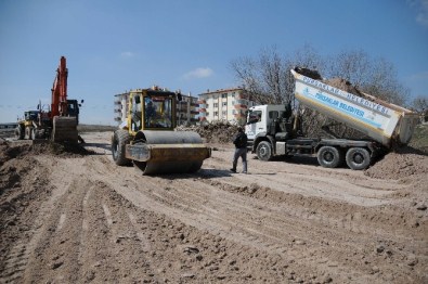 Pursaklar'da Bir Yılda 15 Bin Metre Yeni Yol Yapıldı