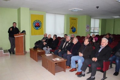 Üreticilere Fındık Kozalak Akarı İle Mücadele Anlatıldı