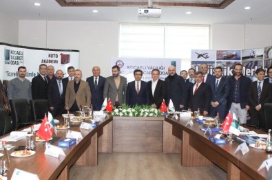 Vali Güzeloğlu, Makine Sektörü Yöneticileriyle Bir Araya Geldi