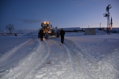 Ardahan Belediyesi Karla Mücadeleyi Sürdürüyor