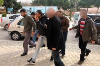 KÖPRÜALTı - Çeşme'de Dört İnsan Kaçakçısı Tutuklandı
