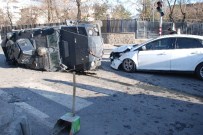 POLİS ARACI - Diyarbakır'da Trafik Kazası Açıklaması 2'Si Polis 7 Yaralı