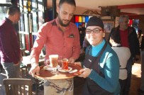 NAZMI GÜNLÜ - Down Sendromlu Çocuklar, Önlüklerini Giyip Sipariş Aldılar