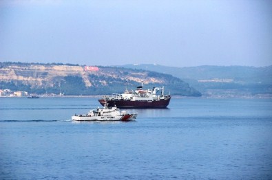 Rus Askeri Gemisi Çanakkale Boğazı'ndan Geçti