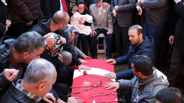 Binler Şehit Yüzbaşı Yiğitcan Çiğa'yı uğurladı