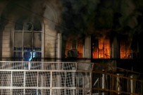 DİN ADAMI - İran'da Suudi Elçiliği Ateşe Verildi