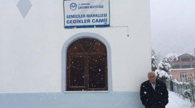 Kadir Topbaş'tan Gemiciler Camisi'ne Halı Yardımı
