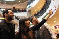 EZGİ MOLA - Kocan Kadar Konuş Filminin İzmir Galası