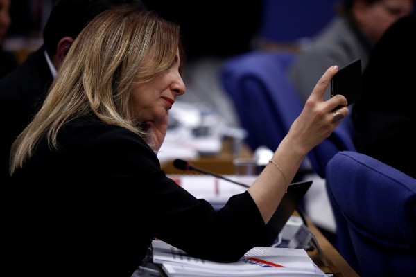 CHP'li Aylin Nazlıaka'dan canlı yayın