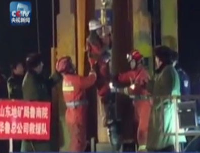 Çinli madenciler göçük altından 36 gün sonra kurtarıldı