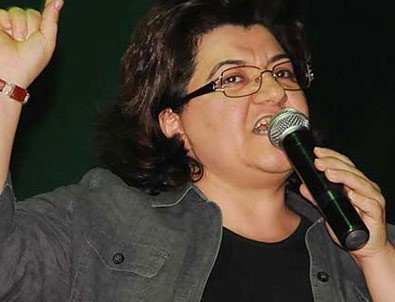 Emine Ayna siyasetten çekildi