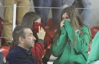 SES BOMBASI - Maçta Olaylar Çıktı, Taraftar Salondan Çıkarıldı