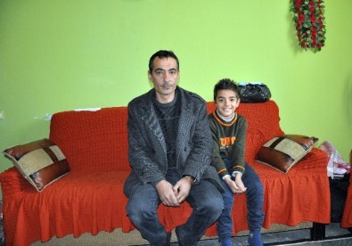 Kulak Kepçesi Olmayan Minik Yusuf Yardım Bekliyor