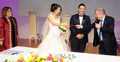 Şahin Nikah Kıydı, Özdağ Şahitlik Yaptı