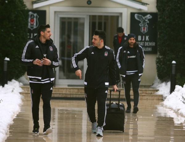 Kartal Antalya'ya uçtu