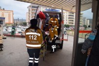 ŞERİT İHLALİ - Aliağa'da Ve Ödemiş'te Yağmur Kazalara Yol Açtı Açıklaması 2 Yaralı
