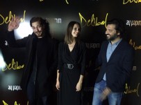 ÇAĞATAY ULUSOY - Filmin Galasında Genç Kızların İzdihamı