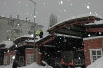 İSLAMOĞLU - Kar Kürerken Çatıdan Düştü