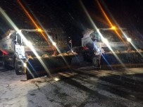 TEMİZLİK ARACI - Pursaklar'da 24 Saat Kar Mesaisi