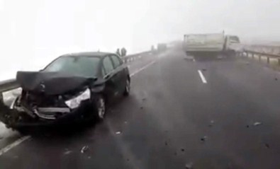 Şanlıurfa'da 15 Kişinin Yaralandığı Kaza Amatör Kamera Tarafından Görüntülendi