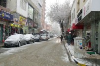 KAR TOPU - 4 Yıldır Kar Hasreti Çeken İslahiye'de Kar Sevinci