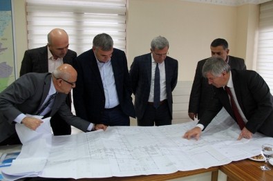 Başkan Toçoğlu'ndan Akyazı'ya Yüzme Havuzu Müjdesi